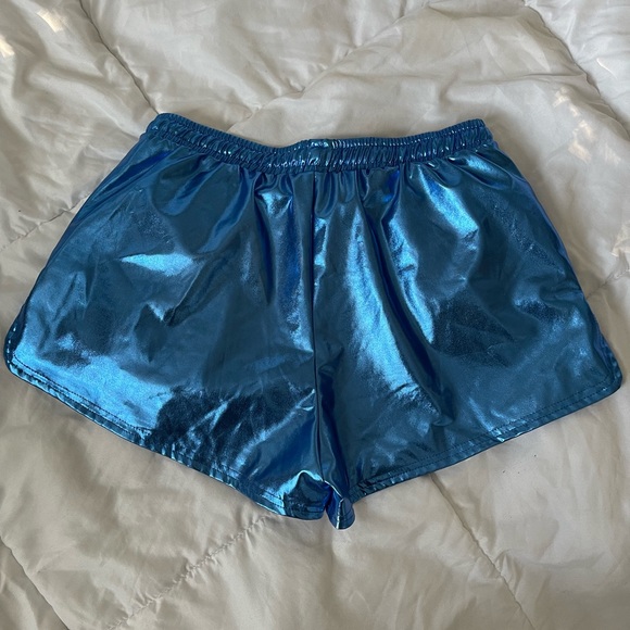 High-waisted shiny blue shorts - Picture 4 of 5